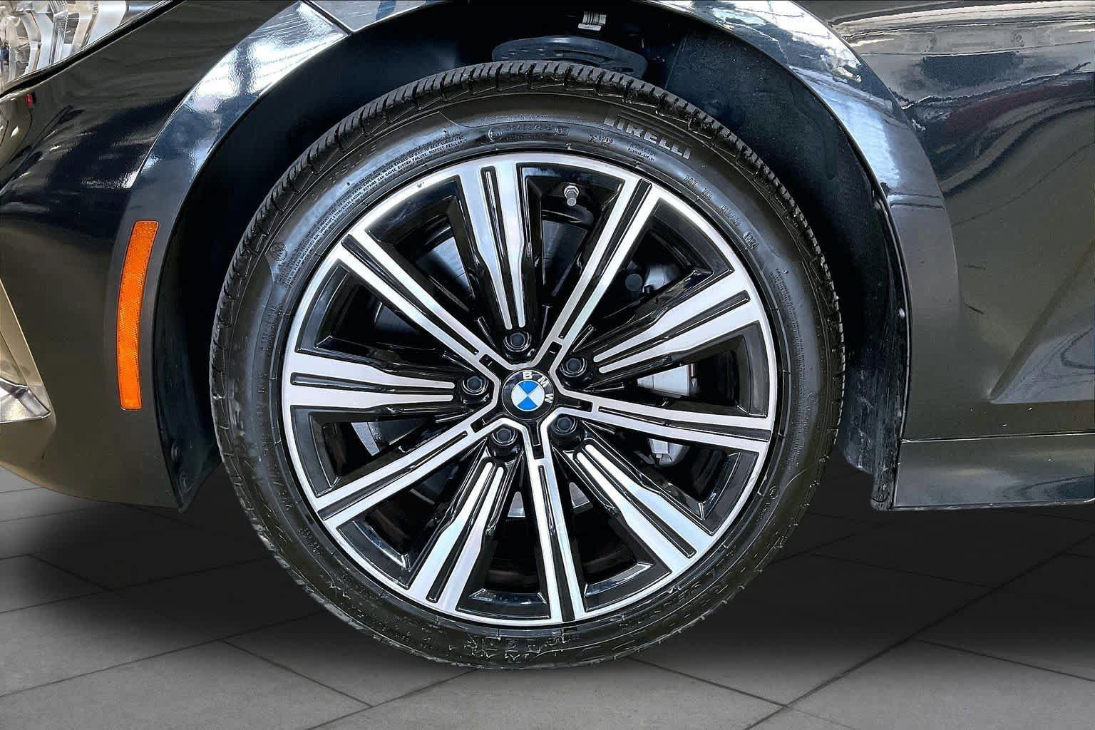 Used 2025 BMW 330i xDrive Sedan AWD/4WD image 10
