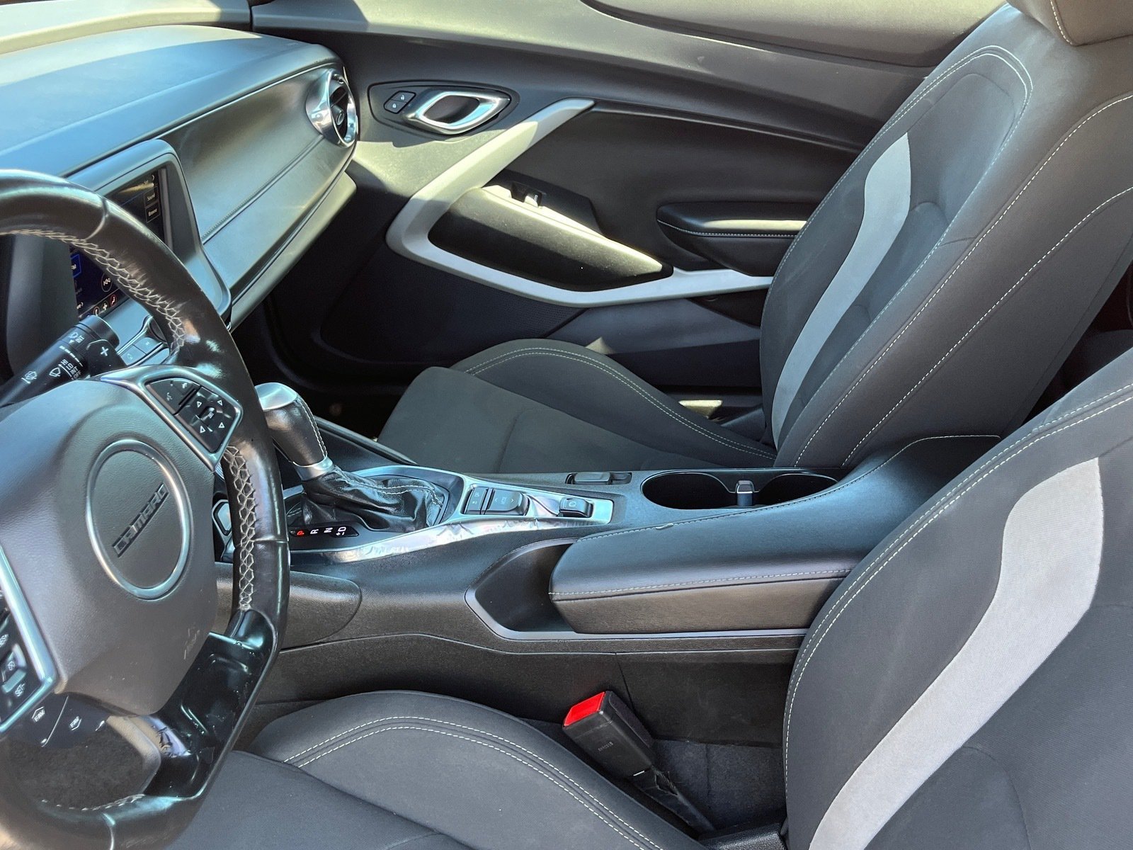 Used 2023 Chevrolet Camaro LT RWD image 17
