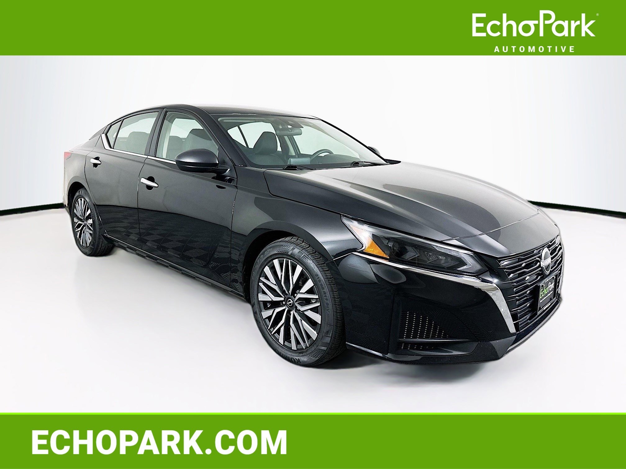 Used 2024 Nissan Altima 2.5 SV image 1