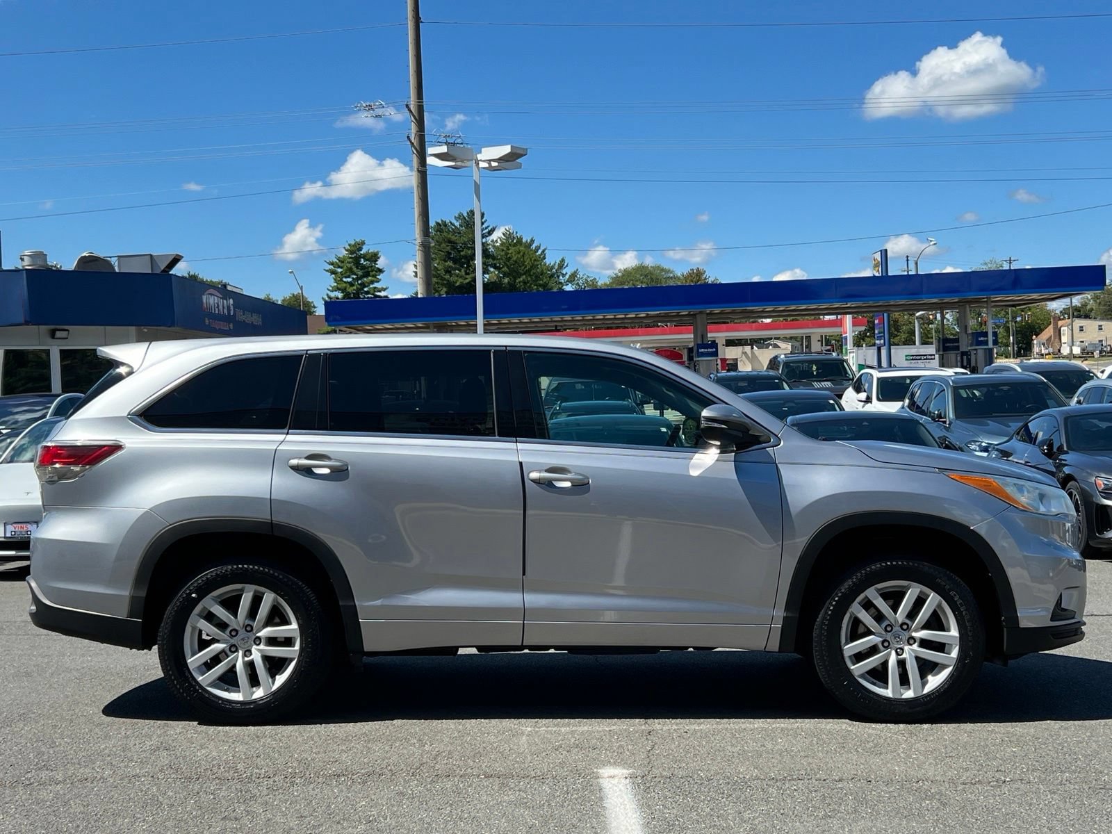 Used 2014 Toyota Highlander LE FWD image 23