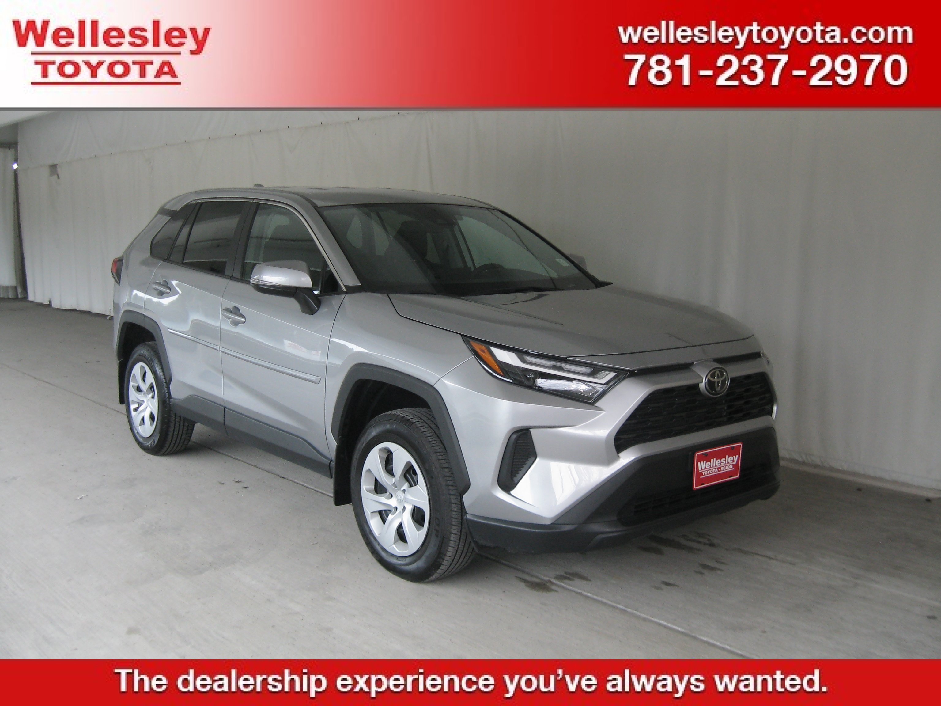 Used 2024 Toyota RAV4 LE video 1