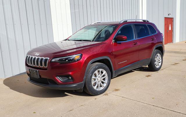 Used 2019 Jeep Cherokee Latitude w/ Cold Weather Group image 2