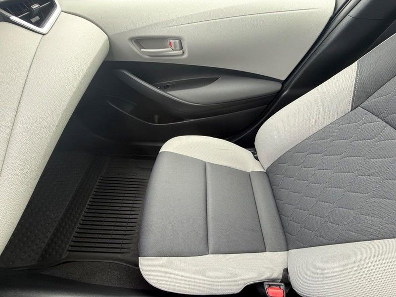 Used 2025 Toyota Corolla LE w/ LE Premium Package AWD/4WD image 19