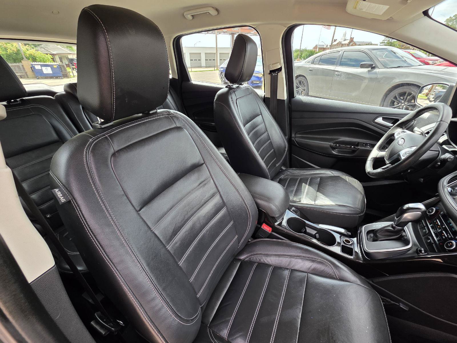 Used 2018 Ford C-MAX Titanium FWD image 26