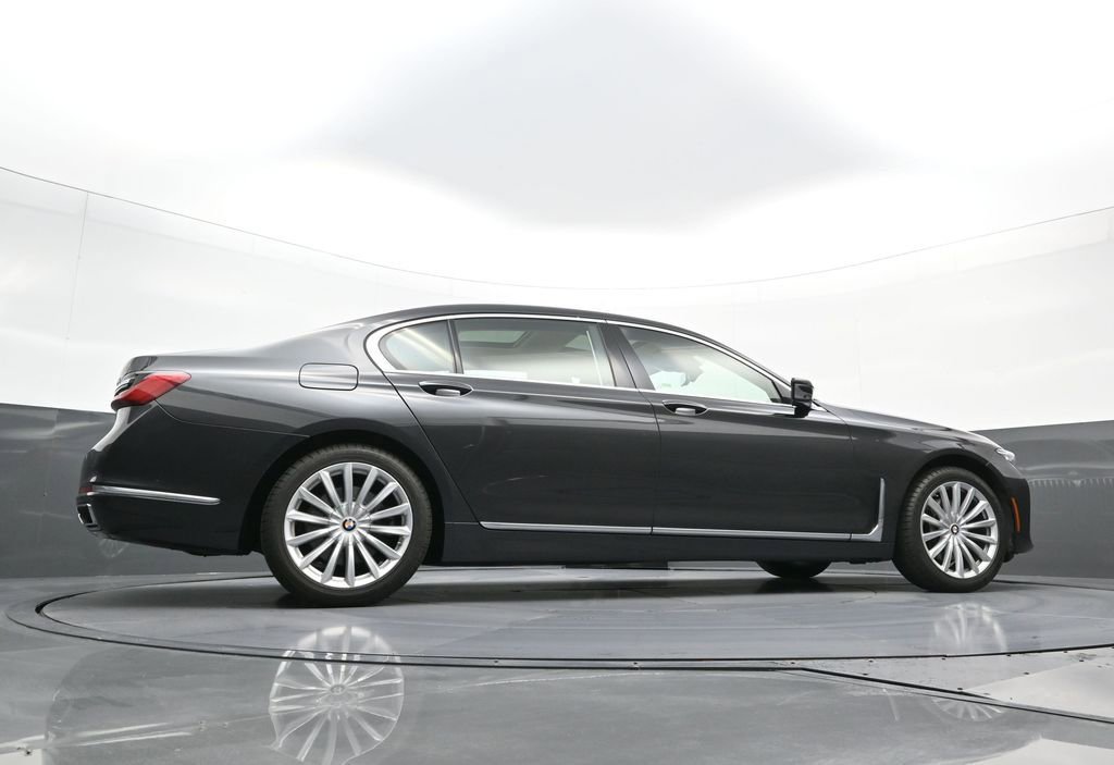 Used 2022 BMW 740i xDrive w/ Premium Package image 28