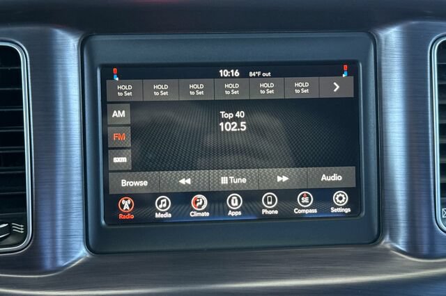 Used 2018 Dodge Charger SXT RWD image 17