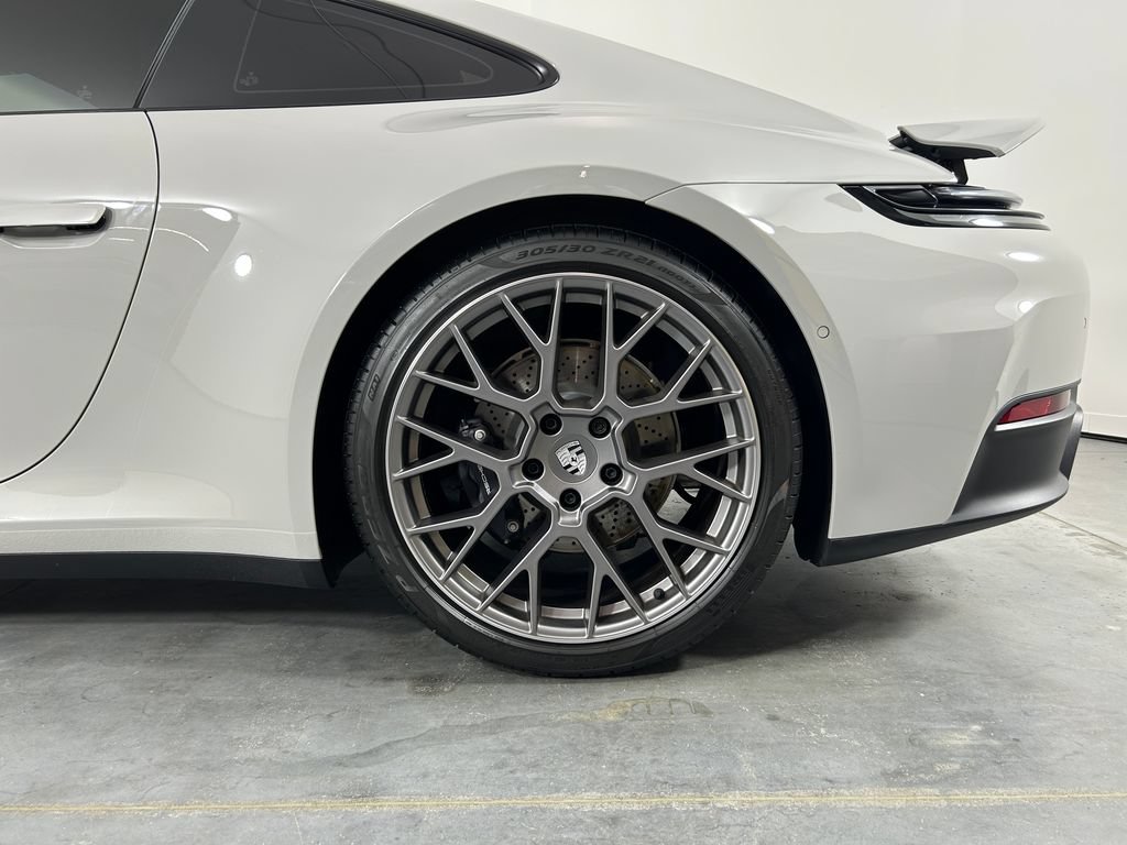 Certified 2025 Porsche 911 Carrera RWD image 11