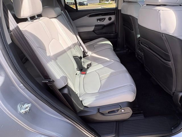 Used 2024 Honda Pilot Touring image 29