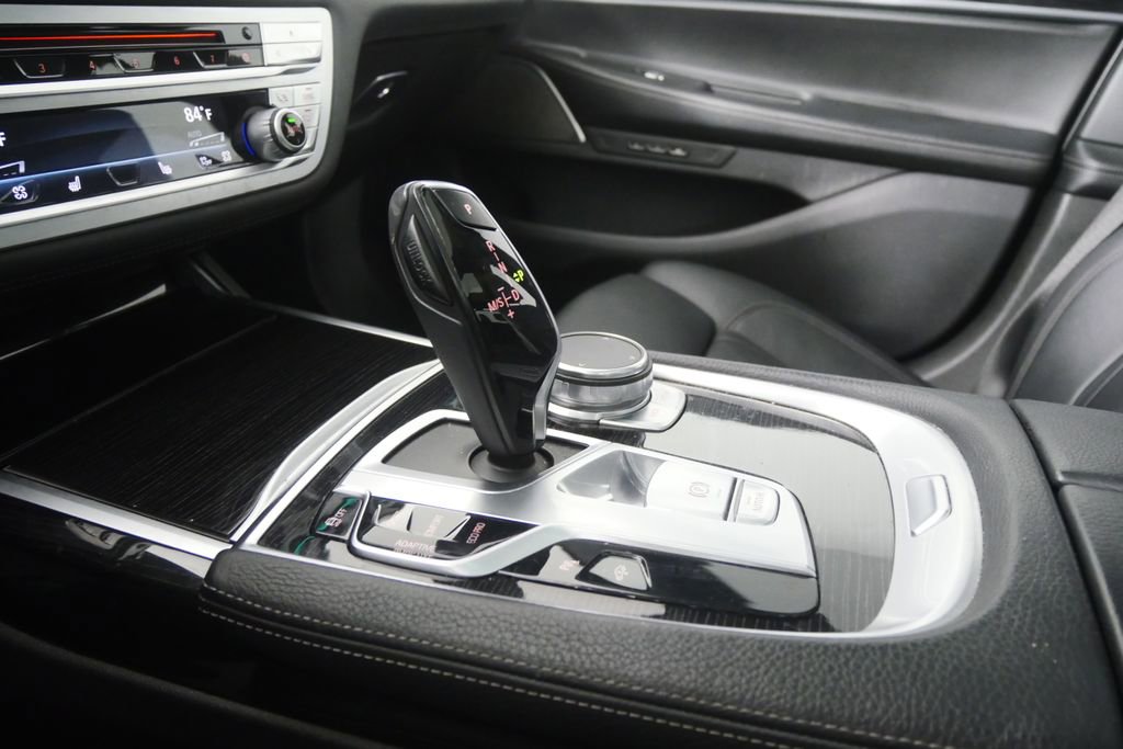 Used 2019 BMW 740i w/ M Sport Package image 23