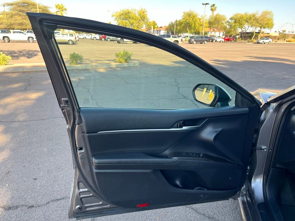 Used 2023 Toyota Camry SE image 21