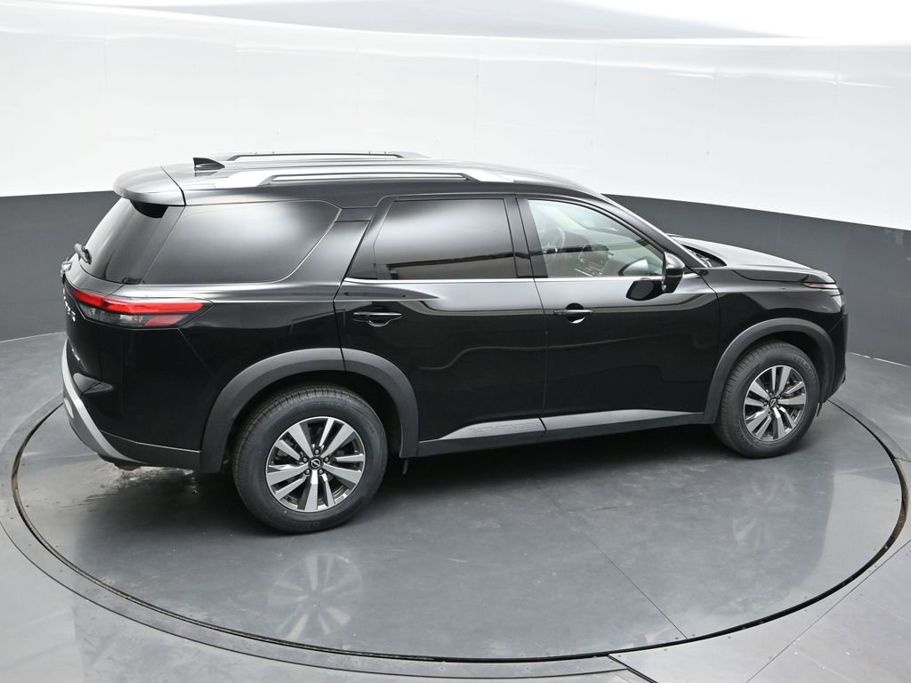 Used 2025 Nissan Pathfinder SL image 41