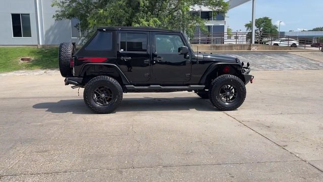 Used 2017 Jeep Wrangler Unlimited Sahara AWD/4WD image 3