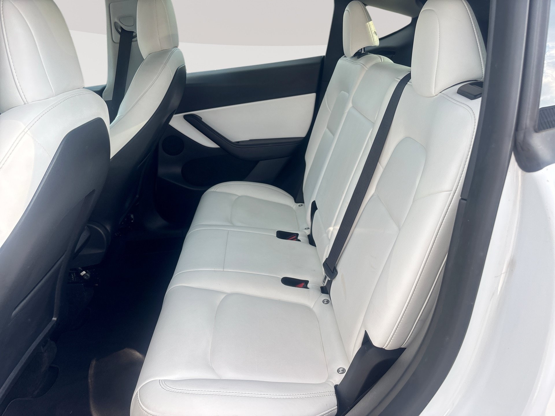 Used 2022 Tesla Model Y Performance AWD/4WD image 26