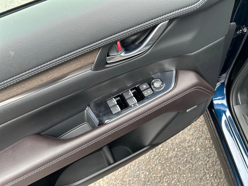 New 2025 MAZDA CX-5 Signature image 15