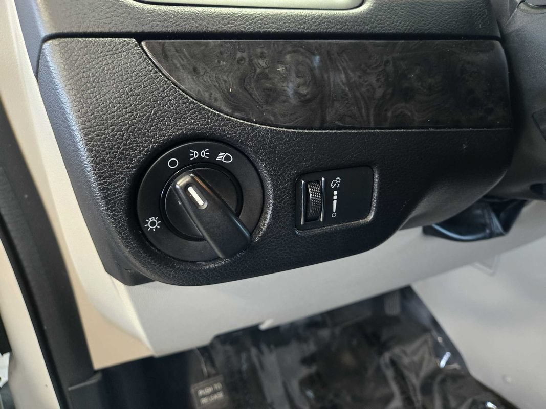 Used 2014 RAM C/V Tradesman w/ UConnect Hands-Free Group FWD image 11