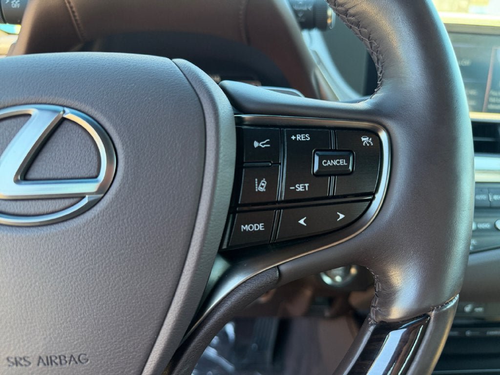 Used 2021 Lexus ES 250 w/ Premium Package AWD/4WD image 16