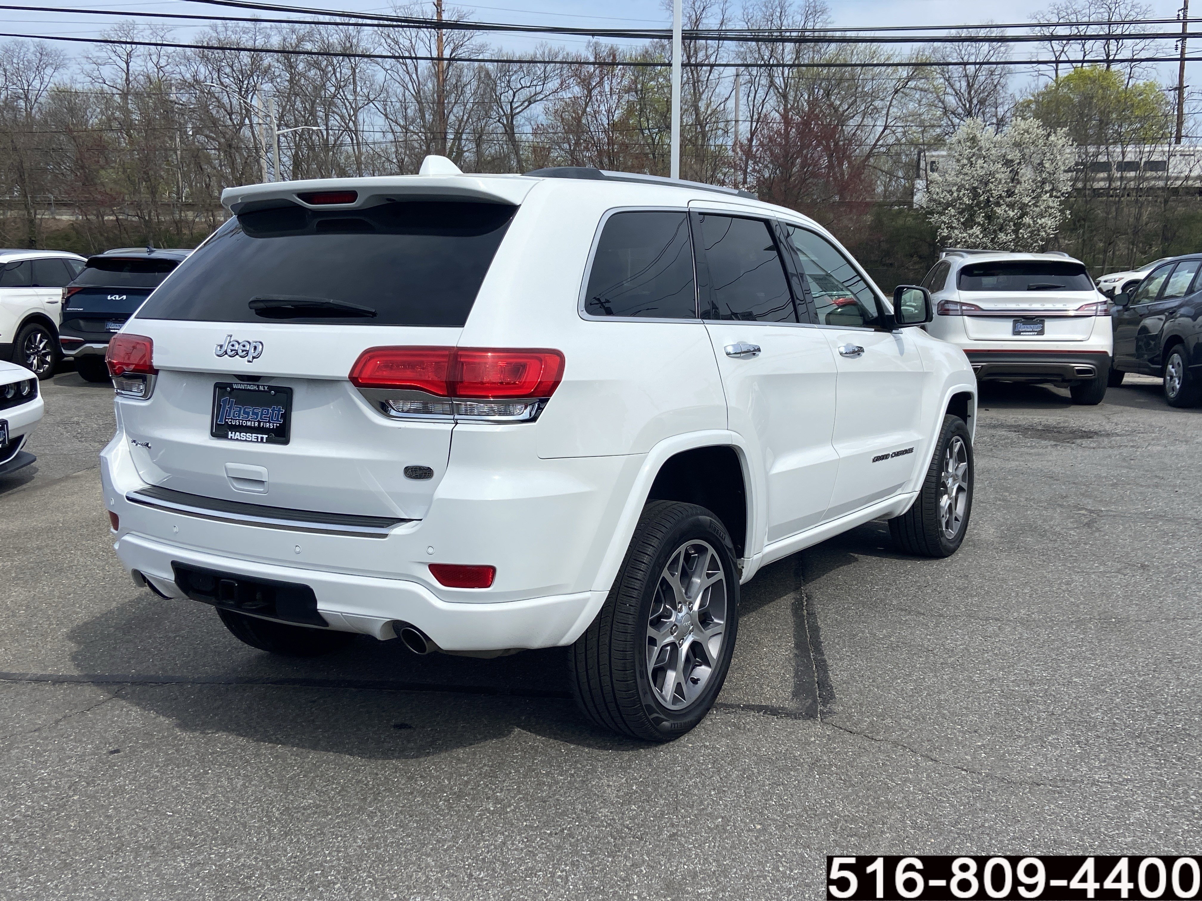 Used 2020 Jeep Grand Cherokee Overland AWD/4WD image 5