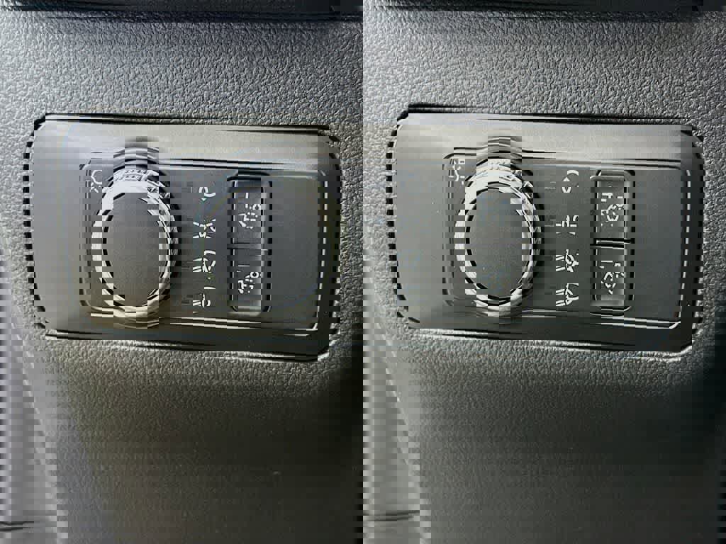 Certified 2022 Ford Escape SE w/ Cold Weather Package image 26