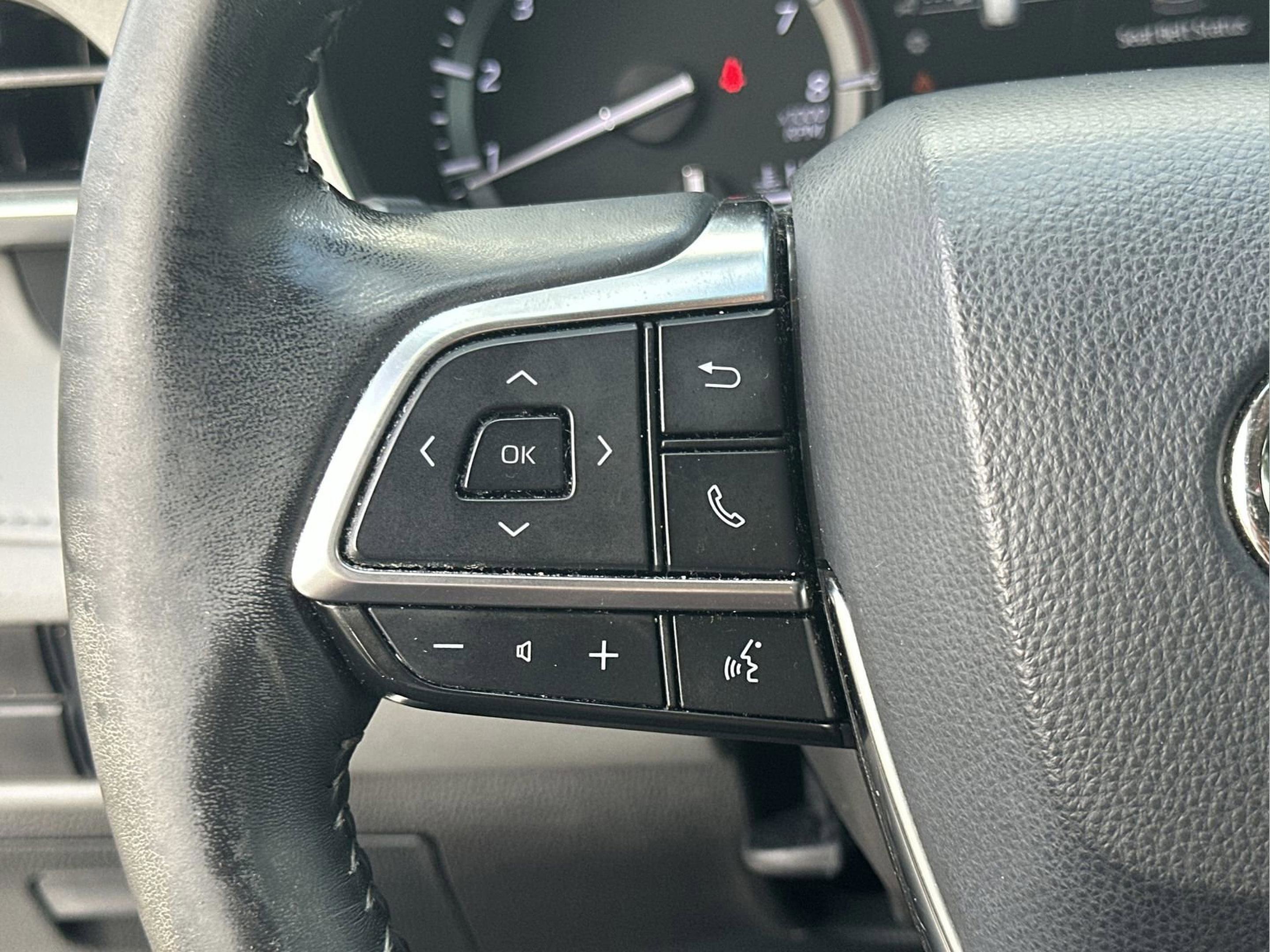 Used 2021 Toyota Highlander XLE image 13