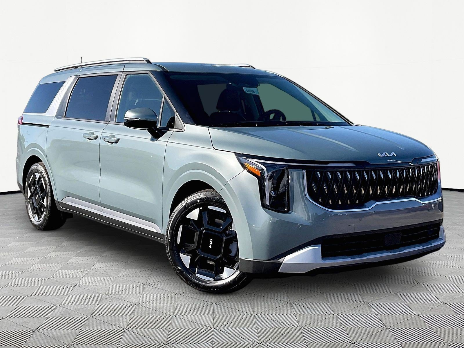 New 2027 Kia Carnival EX FWD image 3
