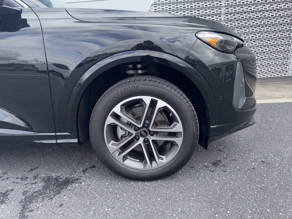 Certified 2025 Audi Q5 2.0T Premium Plus w/ Premium Plus image 6