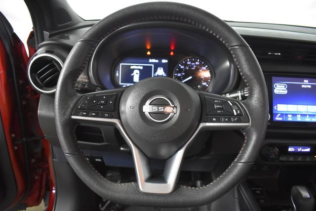 Used 2022 Nissan Kicks SR FWD image 13