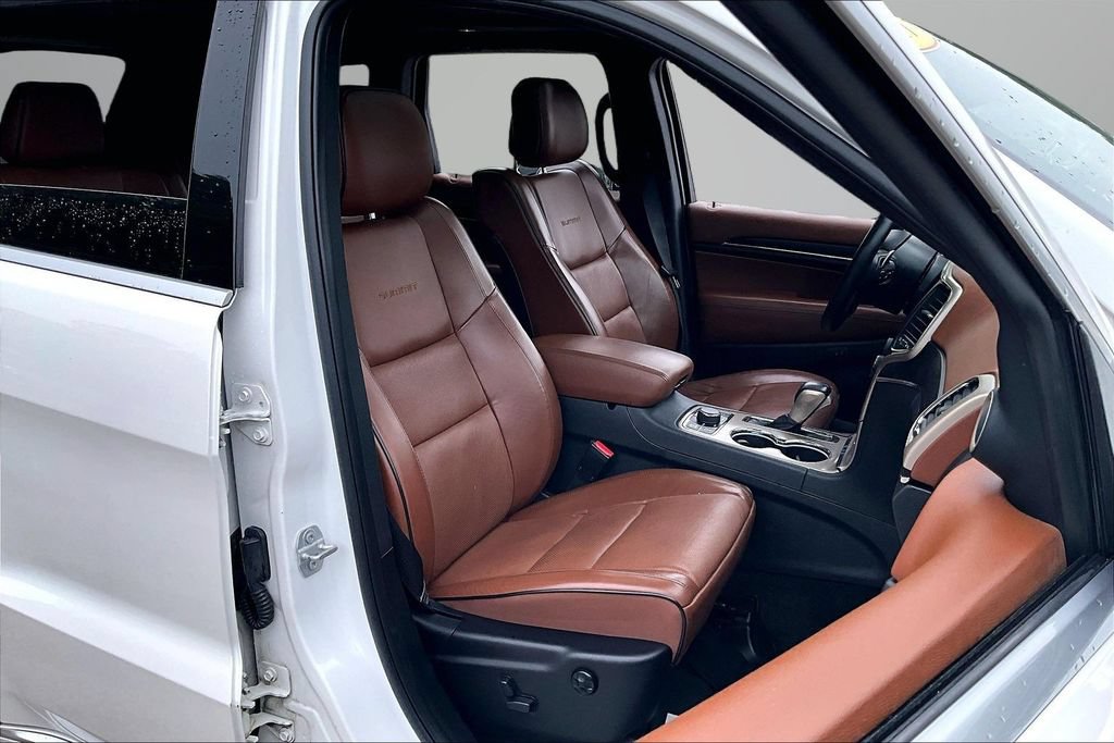 Used 2017 Jeep Grand Cherokee Summit w/ Platinum Appearance Package AWD/4WD image 29
