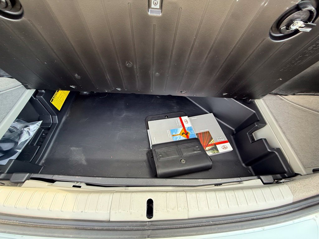 Used 2012 Toyota Prius Four w/ Deluxe Solar Roof Pkg FWD image 21