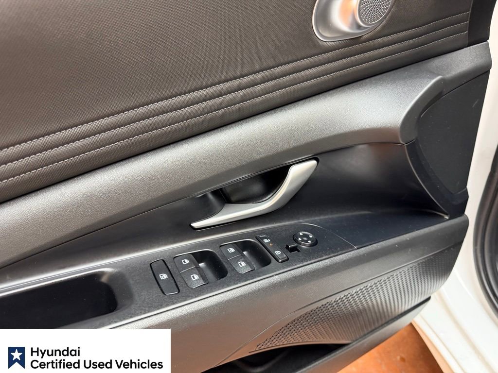 Certified 2025 Hyundai Elantra SEL FWD image 24