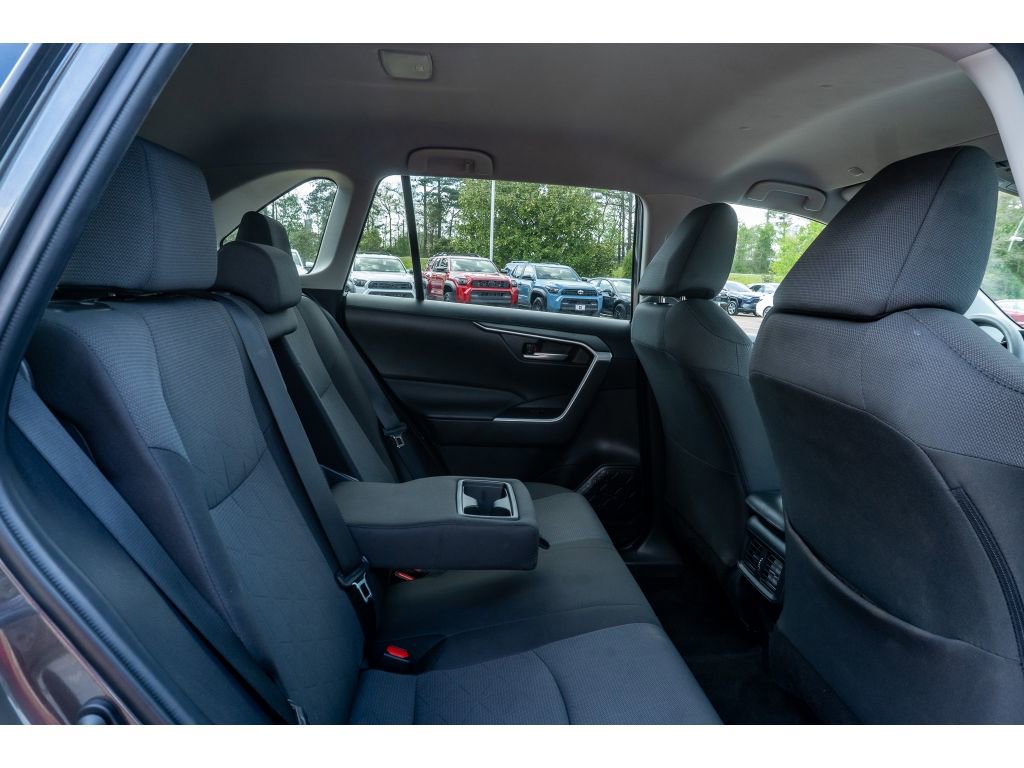 Used 2025 Toyota RAV4 XLE AWD/4WD image 16