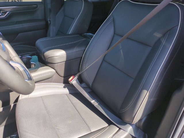 Used 2025 GMC Yukon Elevation w/ Technology Package AWD/4WD image 12