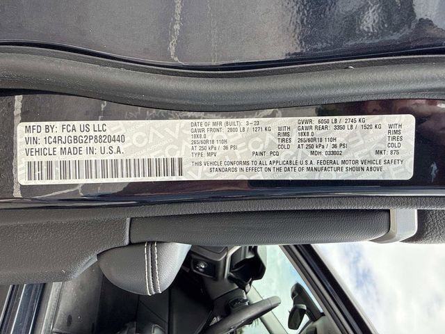Used 2023 Jeep Grand Cherokee Limited RWD image 35
