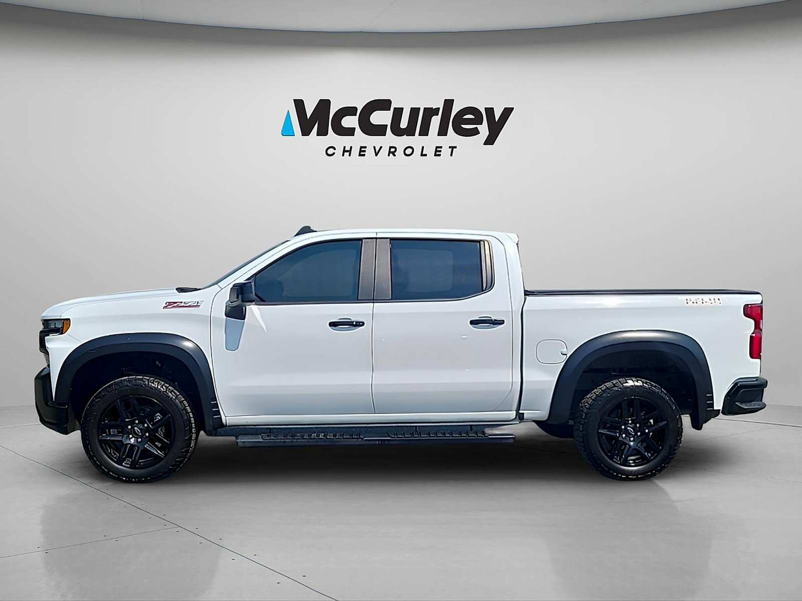 Used 2021 Chevrolet Silverado 1500 LT Trail Boss w/ Convenience Package II AWD/4WD image 4