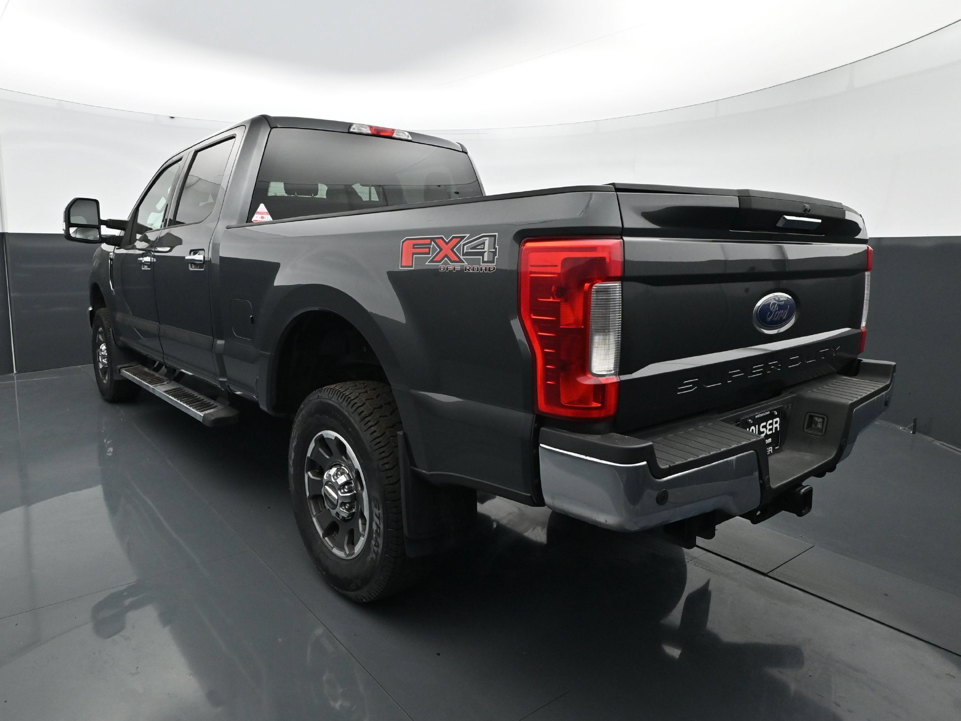 Used 2019 Ford F250 XLT w/ XLT Premium Package AWD/4WD image 4