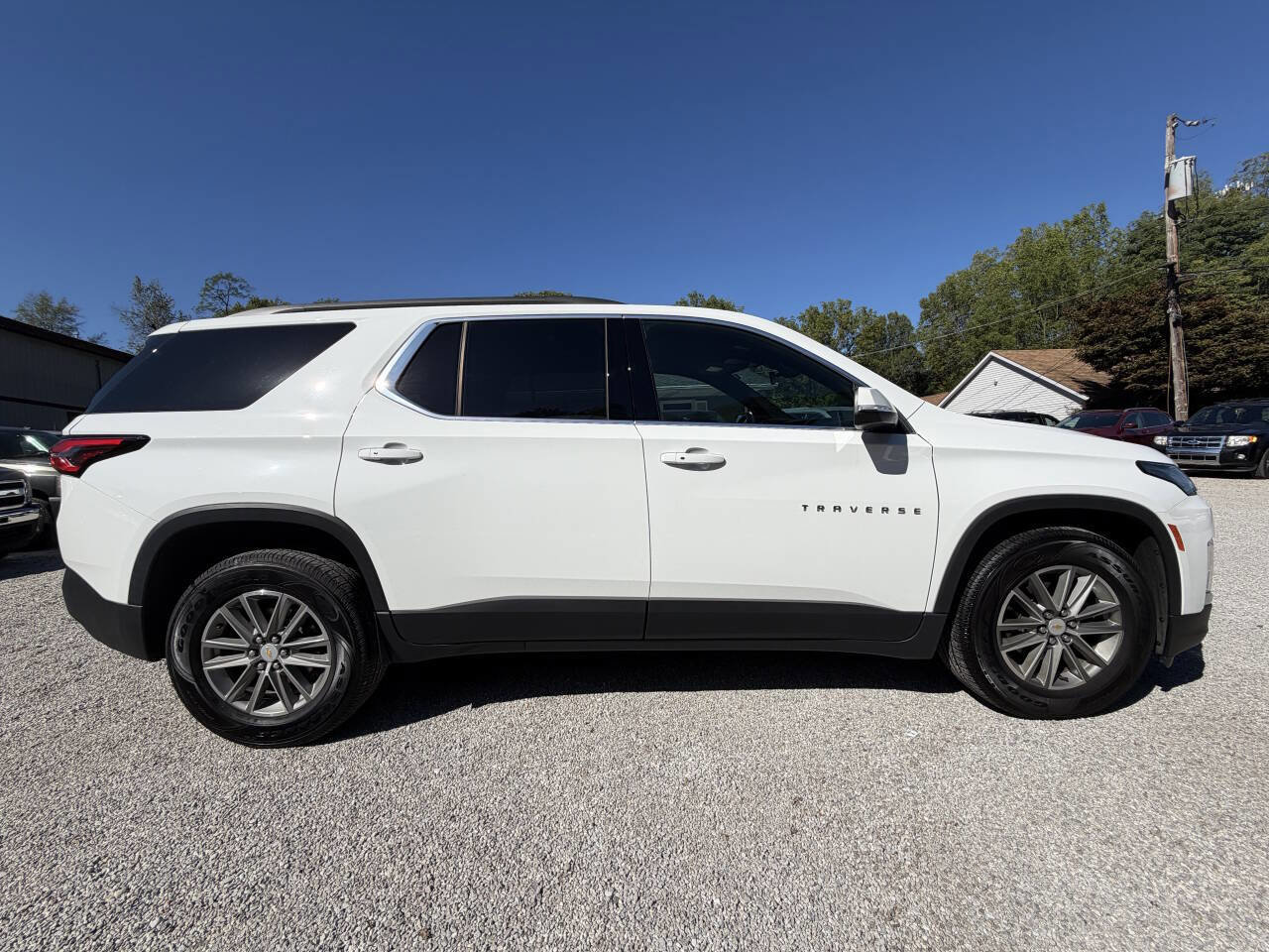 Used 2023 Chevrolet Traverse LT image 28