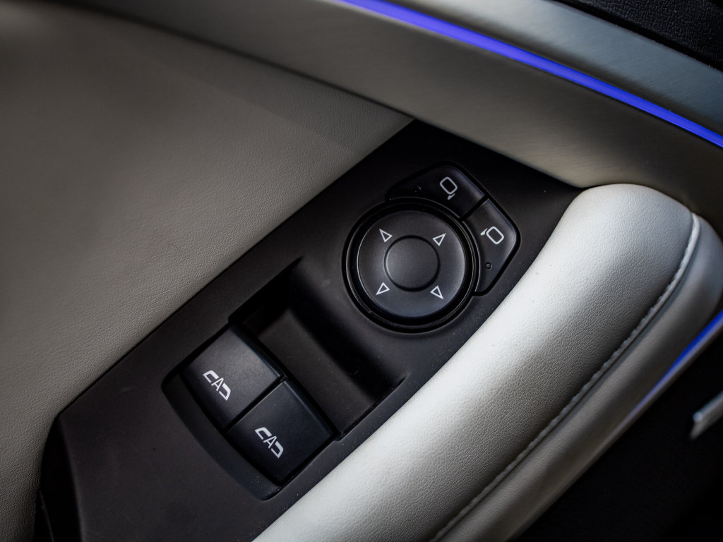 Used 2016 Chevrolet Camaro SS RWD image 38