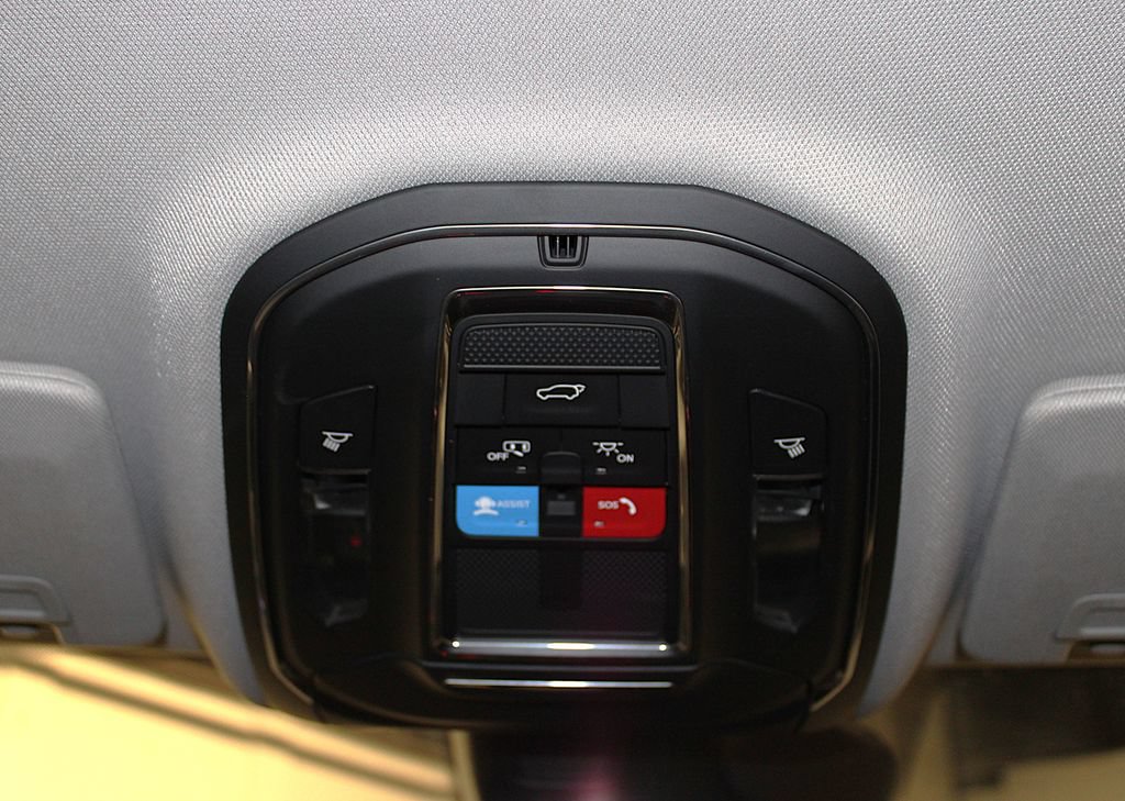 Certified 2023 Jeep Grand Cherokee L Limited AWD/4WD image 26