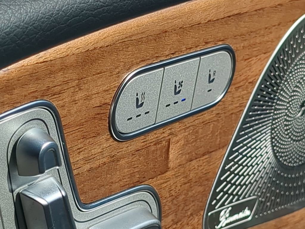 Used 2025 Mercedes-Benz GLE 450e 4MATIC image 12