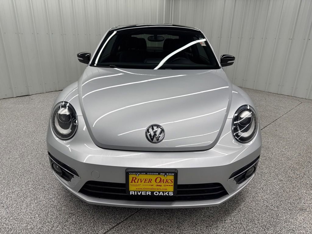 Used 2013 Volkswagen Beetle R-Line FWD image 2