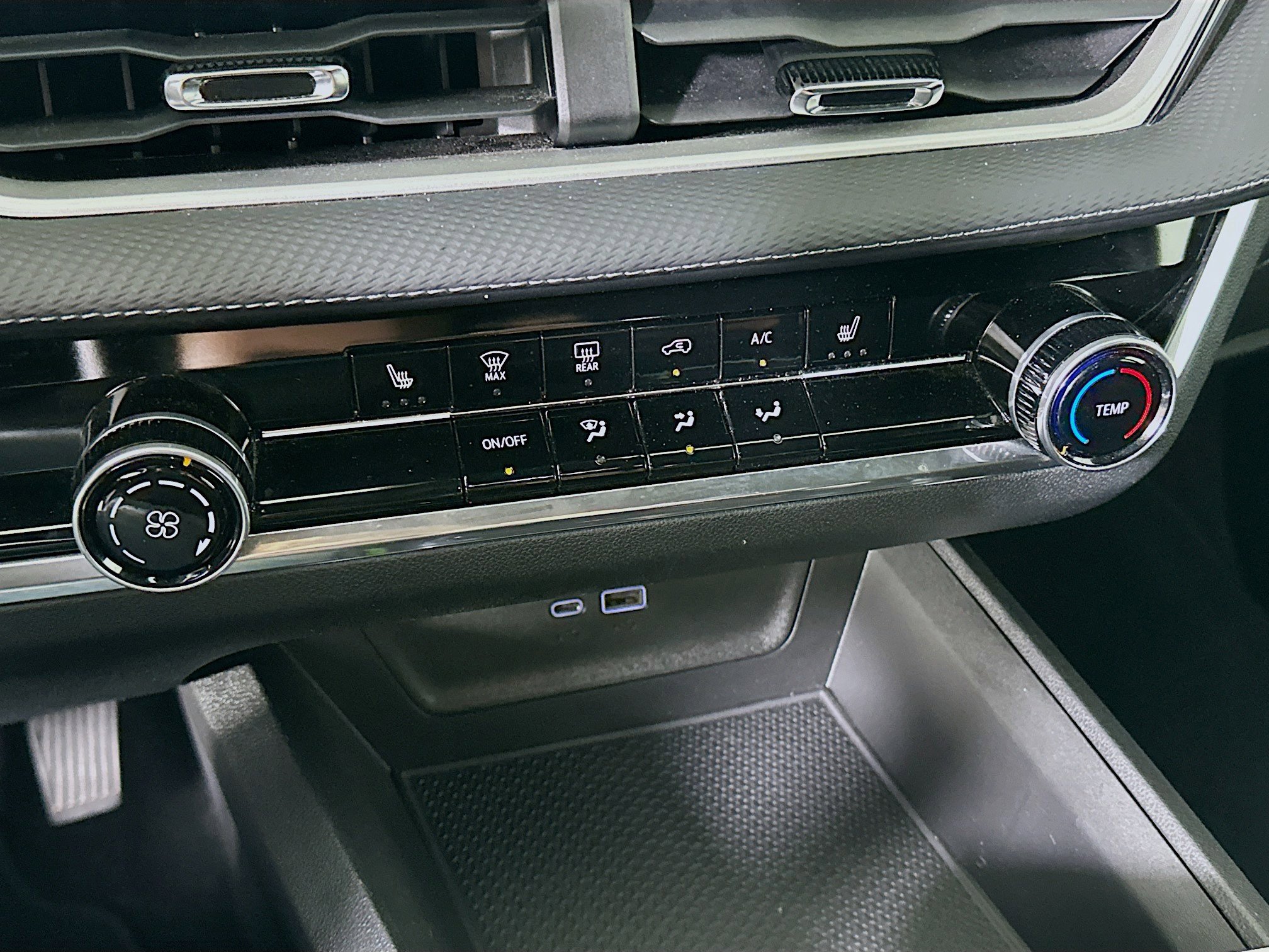 Used 2025 Chevrolet Equinox LT image 25