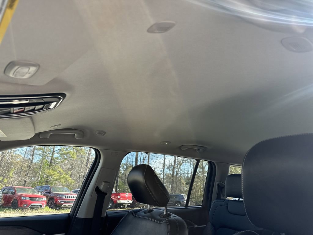 Used 2023 Jeep Grand Cherokee L Limited w/ Luxury Tech Group II image 35