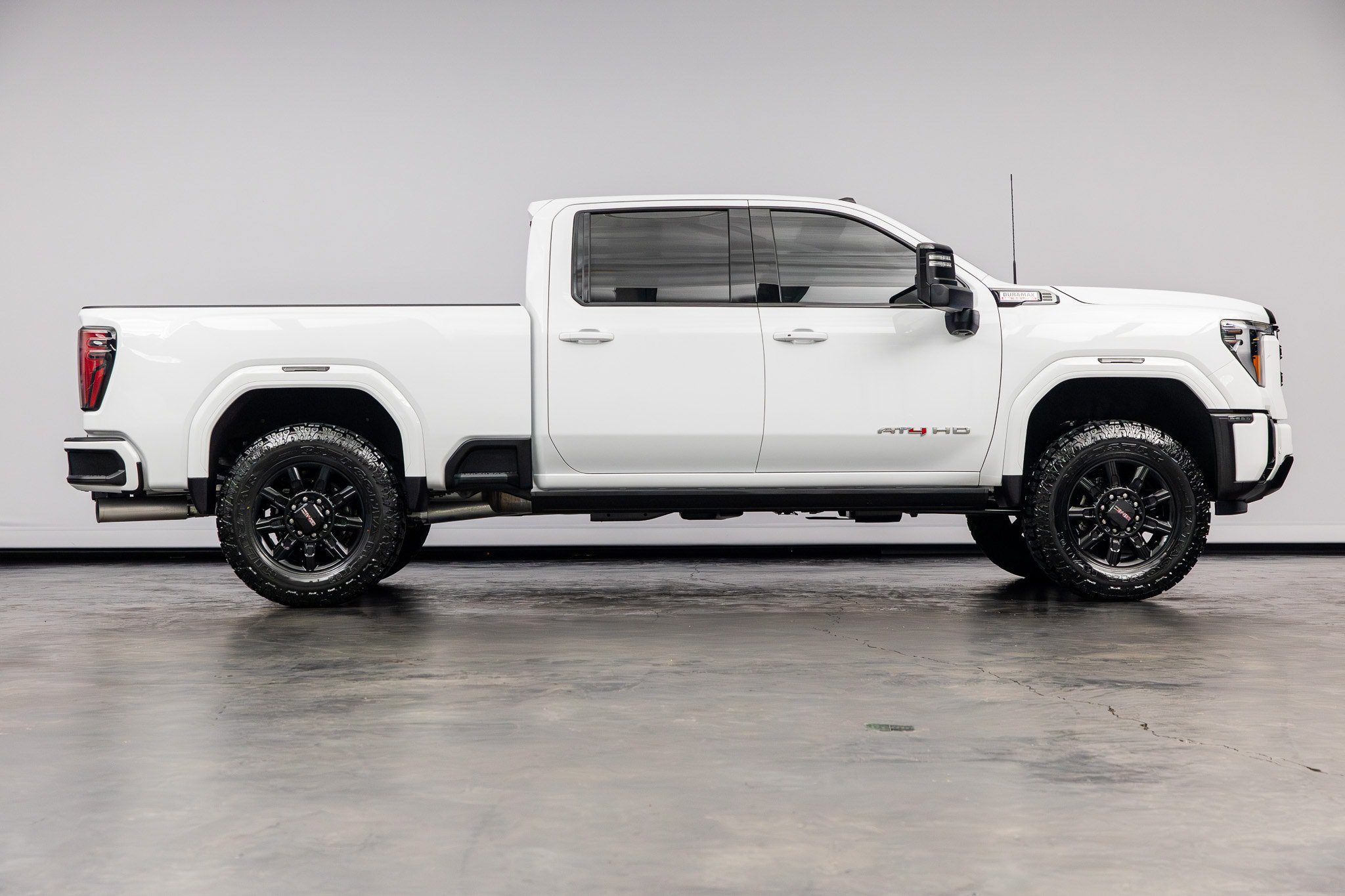 Used 2025 GMC Sierra 2500 AT4 w/ AT4 Premium Plus Package AWD/4WD image 24