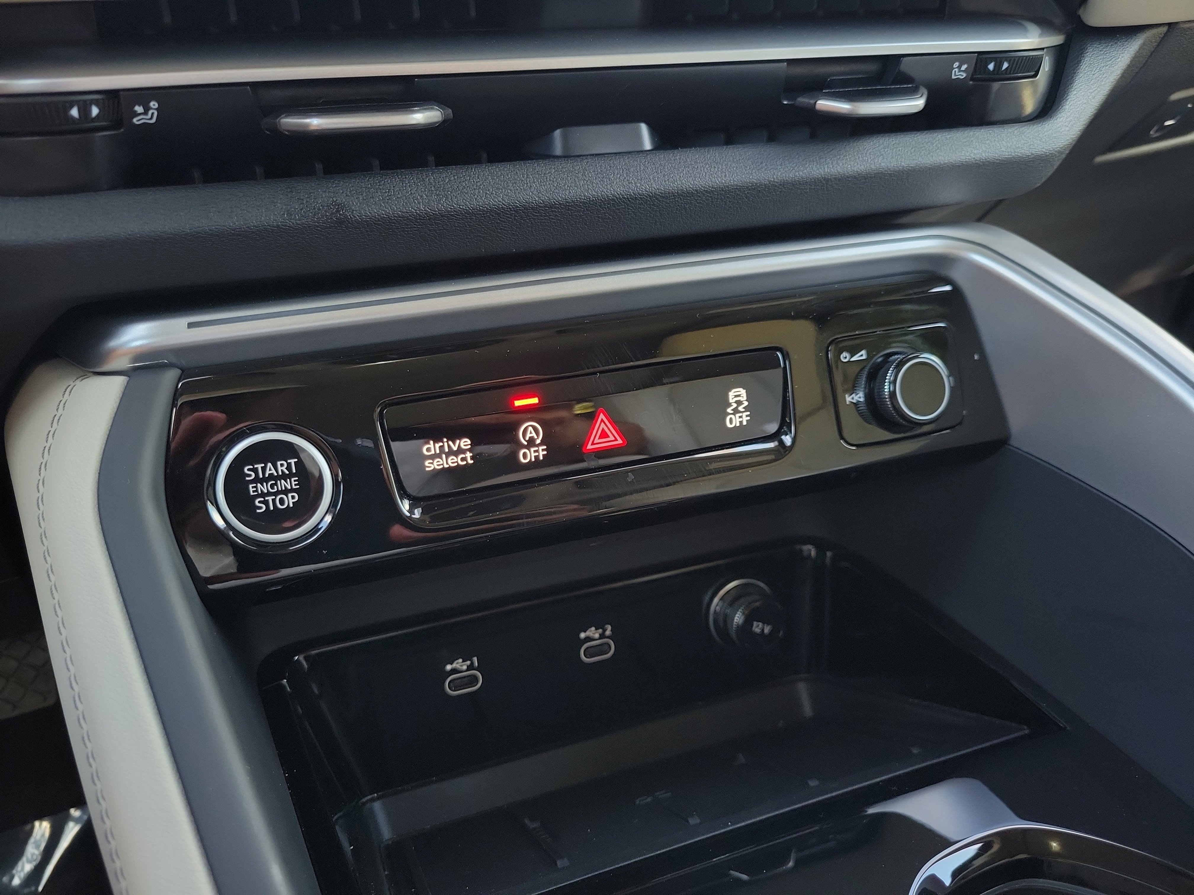 Used 2025 Audi Q5 Premium Plus w/ Premium Plus image 27