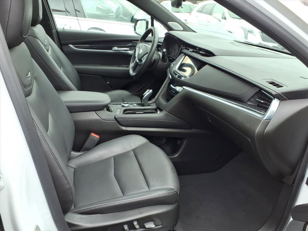 Used 2023 Cadillac XT5 Premium Luxury w/ Technology Package AWD/4WD image 29