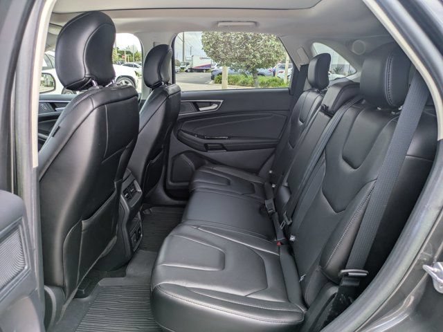 Used 2019 Ford Edge Titanium w/ Cold Weather Package AWD/4WD image 14