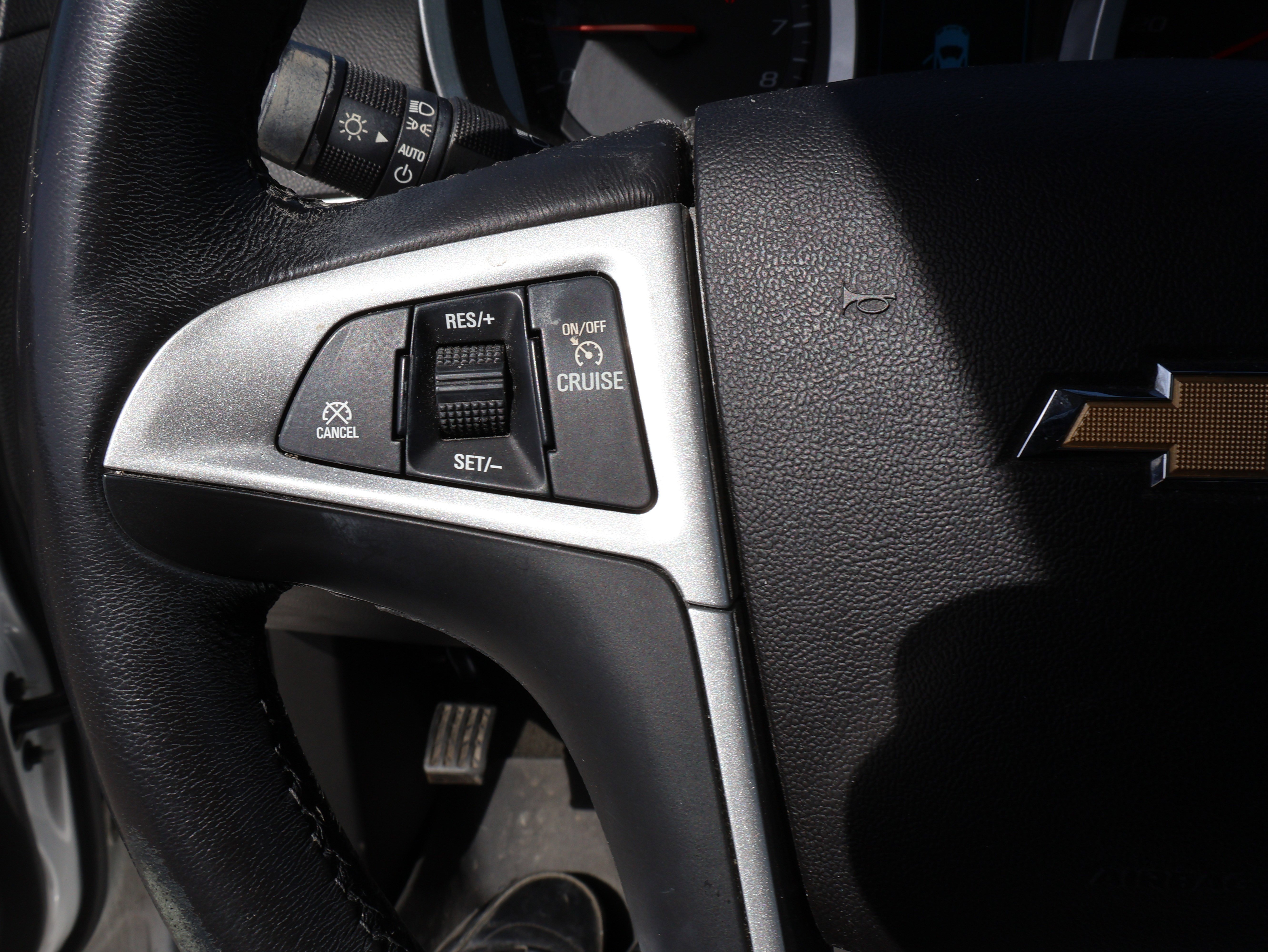 Used 2017 Chevrolet Equinox Premier w/ Enhanced Convenience Package image 32