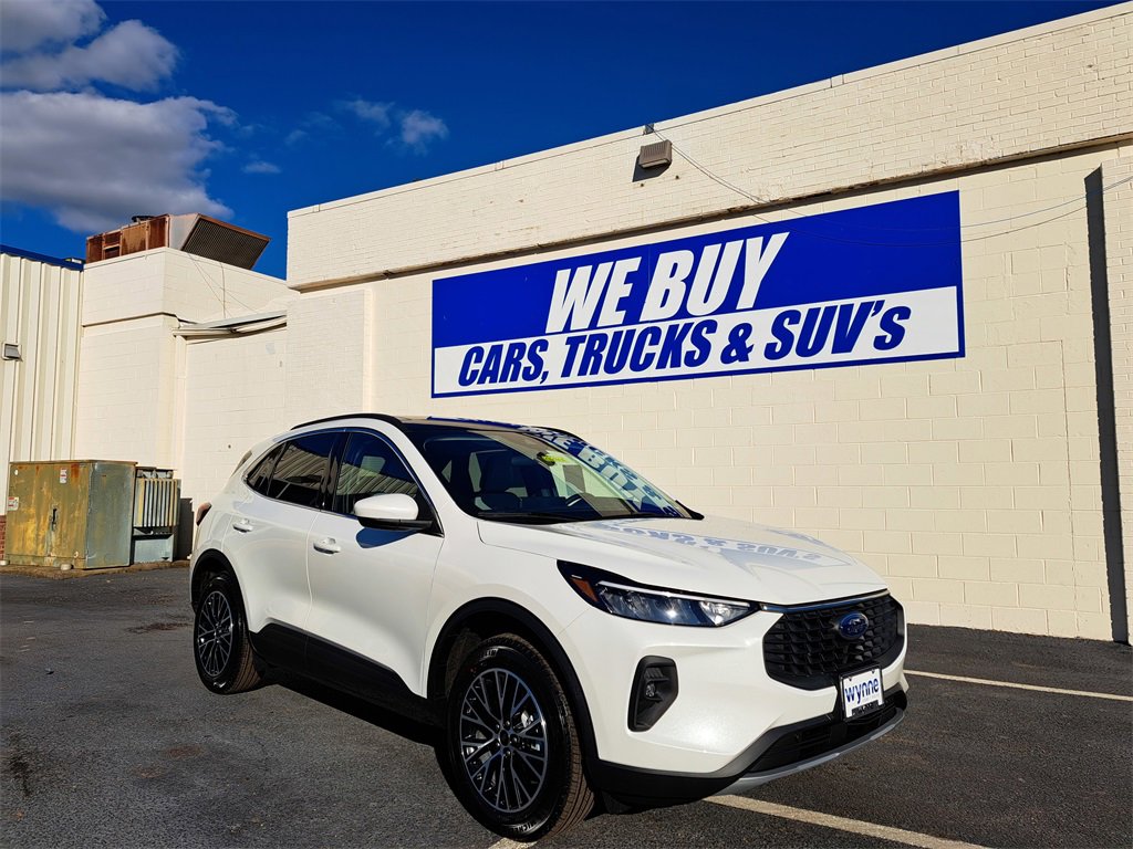 New 2026 Ford Escape Base