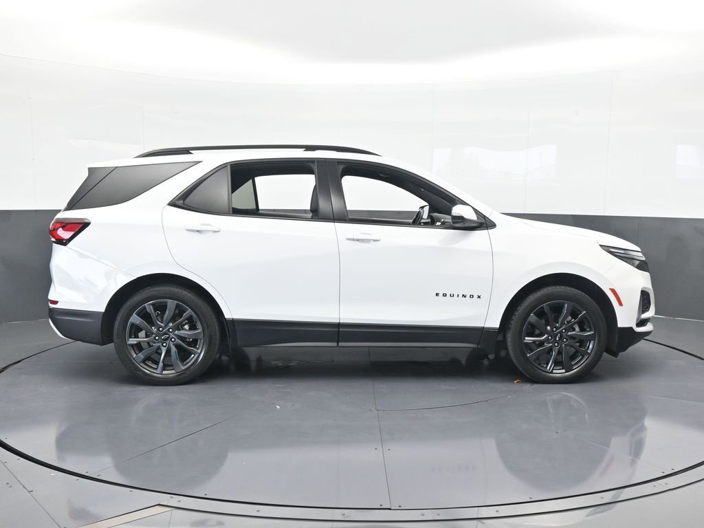 Used 2022 Chevrolet Equinox RS w/ Infotainment Package image 7