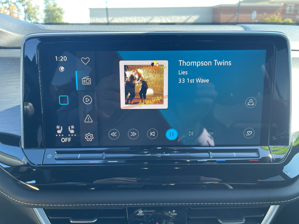 Used 2025 Volkswagen Atlas Cross Sport SE image 21