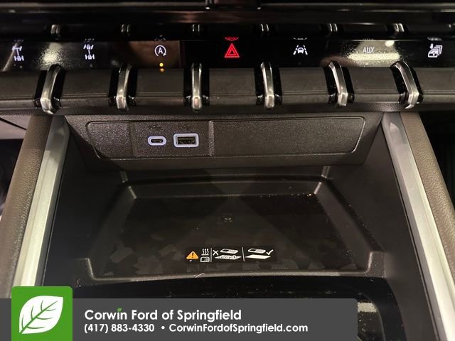 Used 2025 Chevrolet Colorado ZR2 w/ Technology Package image 23